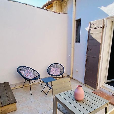 Appartements Entre Provence Et Camargue Tarascon Bagian luar foto