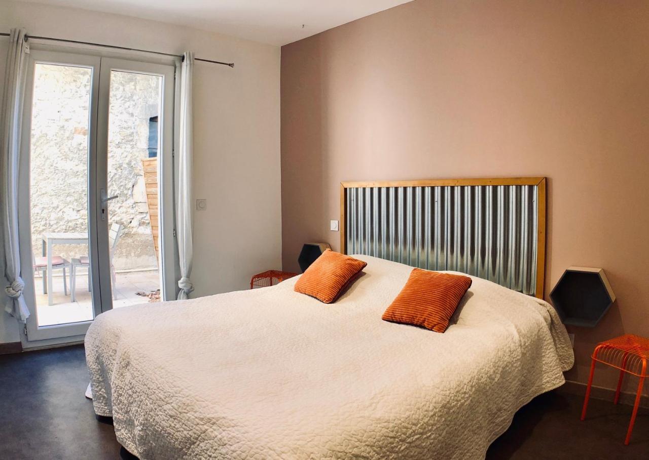 Appartements Entre Provence Et Camargue Tarascon Bagian luar foto