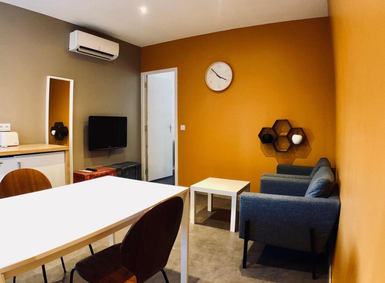 Appartements Entre Provence Et Camargue Tarascon Bagian luar foto
